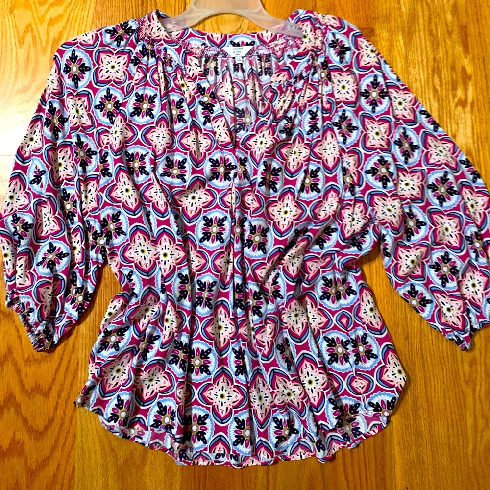 Crown and Ivy 2X top in beautiful colors